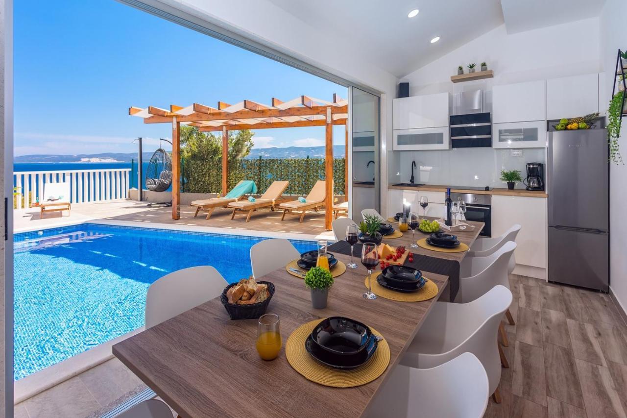 Villa Matan - Only 200M From The Sandy Beaches, Private 28M2 Pool Омиш Экстерьер фото