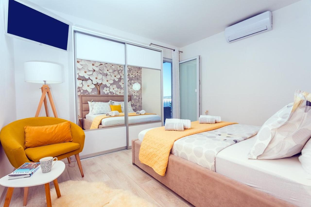 Villa Matan - Only 200M From The Sandy Beaches, Private 28M2 Pool Омиш Экстерьер фото