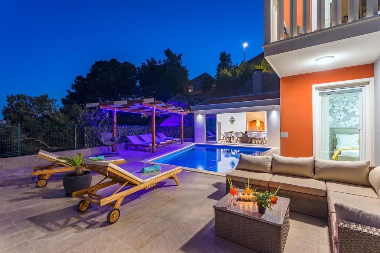 Villa Matan - Only 200M From The Sandy Beaches, Private 28M2 Pool Омиш Номер фото