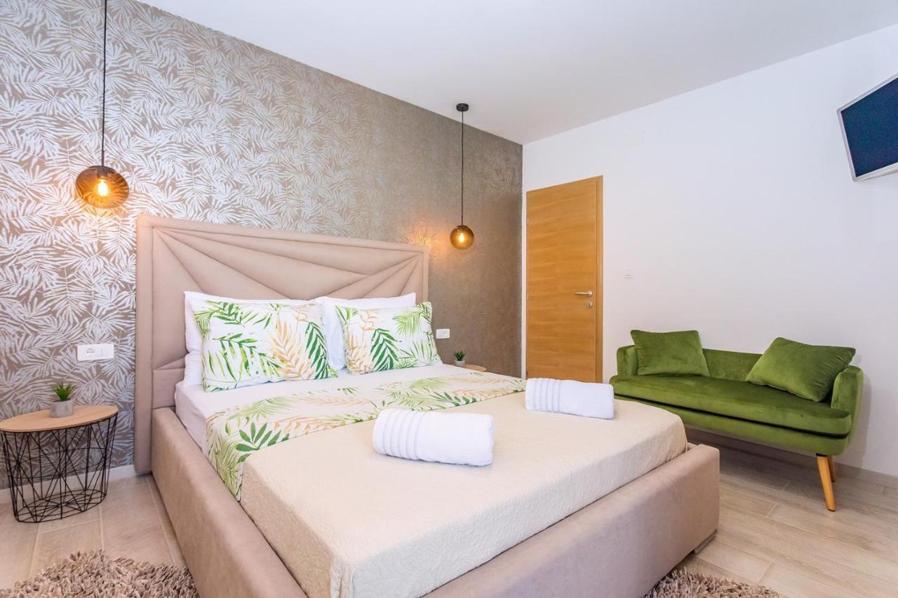Villa Matan - Only 200M From The Sandy Beaches, Private 28M2 Pool Омиш Номер фото